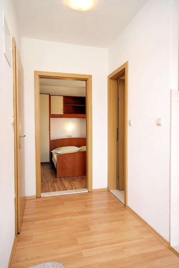 Apartments By The Sea Drvenik Donja Vala, Makarska - 6701 외부 사진