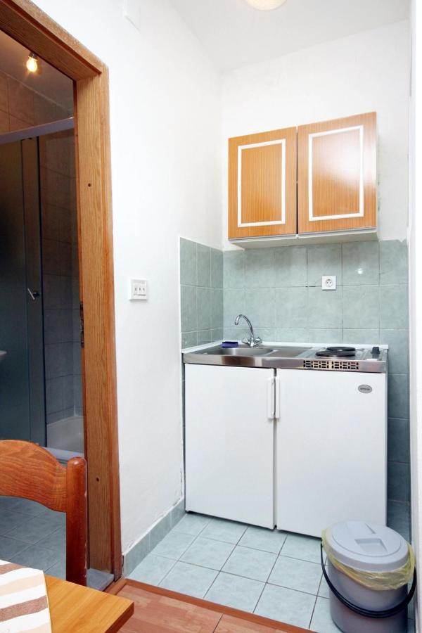 Apartments By The Sea Drvenik Donja Vala, Makarska - 6701 외부 사진